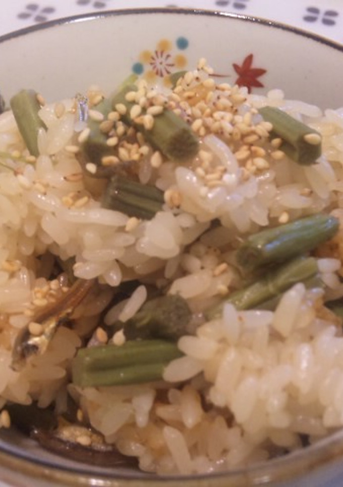 炊飯器で作る蕨（わらび）のおこわ　-レシピのメイン写真