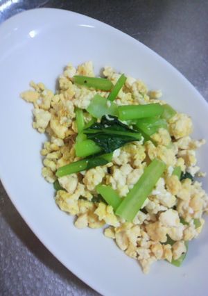 5分で作れる小松菜の木綿豆腐炒め-レシピのメイン写真