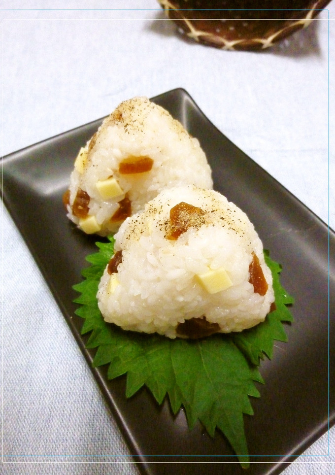チーズと奈良漬のおにぎり　黒胡椒風味-レシピのメイン写真