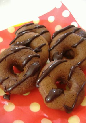 ノンオイルもちもち☆チョコ豆腐焼ドーナツ-レシピのメイン写真