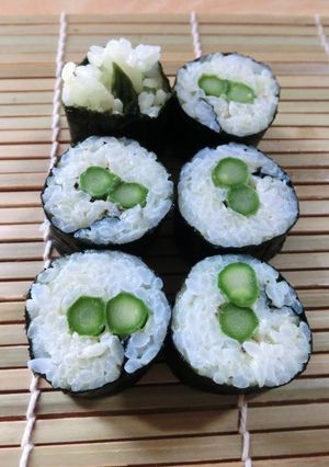 朝食やお弁当に　アスパラのり巻き*-レシピのメイン写真