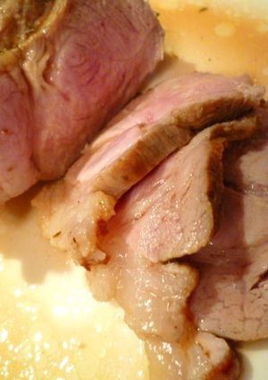 ワインにあう、豚もも肉のハーブワイン蒸し-レシピのメイン写真