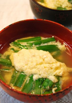 食べ応えあり♪ふわふわニラ卵汁-レシピのメイン写真