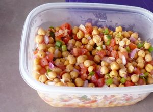 持ち寄りに＊ひよこ豆とトマトの簡単サラダ-レシピのメイン写真