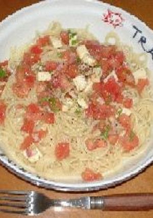 トマトとモツァレラチーズとバジルの冷製パスタ-レシピのメイン写真