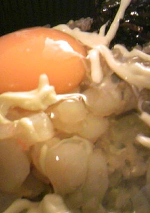 えびと昆布佃煮のマヨネーズ温泉卵丼-レシピのメイン写真