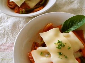 おさかなｿｰｾｰｼﾞのｹﾁｬｯﾌﾟ炒め-レシピのメイン写真