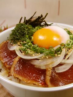かつおたたき黒潮造りのスタミナ丼-レシピのメイン写真
