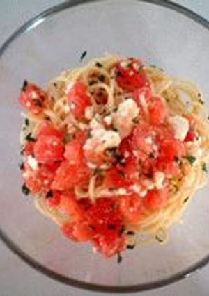 Pastaシリーズ①簡単すぎ夏冷製パスタ with トマト+アンチョビ+フェタチーズ -レシピのメイン写真