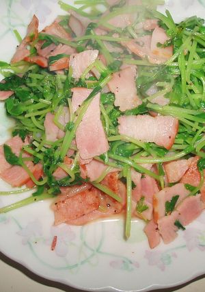 ベーコンと豆苗のチャチャっと炒め♪-レシピのメイン写真