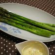 焼きアスパラのニンニクマヨディップ