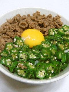 そぼろとオクラのスタミナ丼-レシピのメイン写真