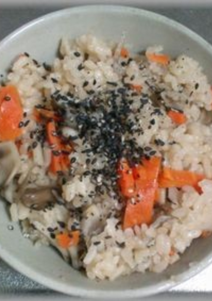ニンジンとちりめんの炊き込み御飯-レシピのメイン写真