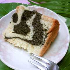รูปของ しましま黒ゴマのマーブルシフォンケーキ