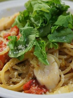 ホタテとルッコラのさっぱりトマトソース-レシピのメイン写真