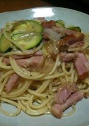 簡単 ズッキーニとベーコンのパスタ-レシピのメイン写真
