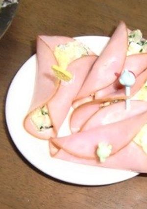 ツナキューエッグを、ハム巻きにしたお弁当-レシピのメイン写真