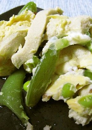 スナップえんどうと高野豆腐の卵とじ-レシピのメイン写真