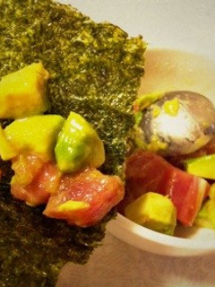 マグロとアボカドのアンチョビバター-レシピのメイン写真