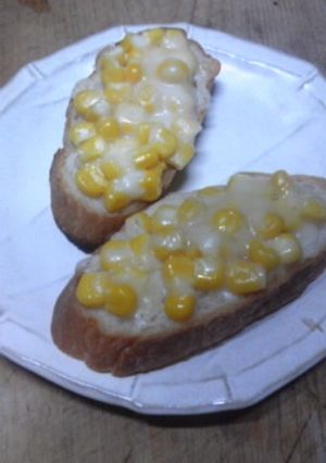 フランスパンで♪コーンマヨチーズトースト-レシピのメイン写真