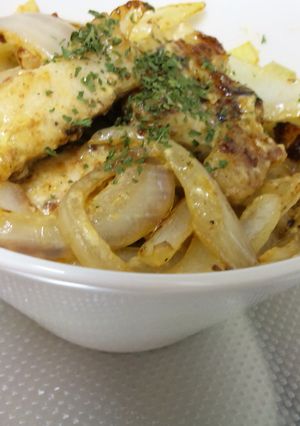 鶏むね肉と玉ねぎのニンニクマヨ炒め-レシピのメイン写真