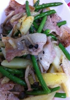 初夏！豚肉とジャガイモとインゲンの炒め物-レシピのメイン写真