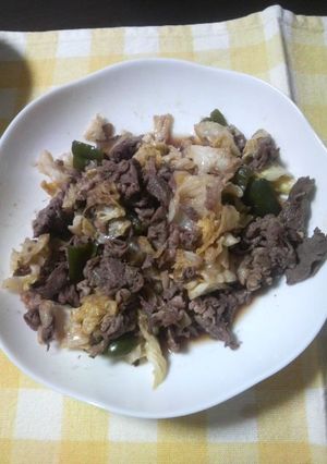 夕飯困ったらキャベツたっぷり牛肉炒め-レシピのメイン写真