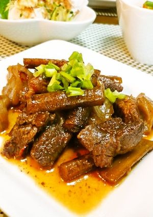 圧力鍋で！牛肉こんにゃくゴボウの煮込み♪-レシピのメイン写真