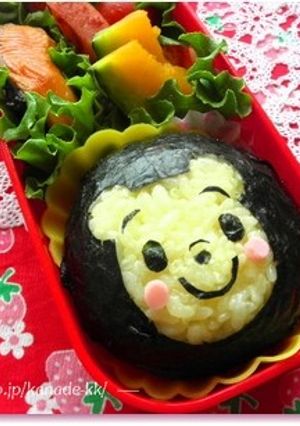 【キャラ弁】くり抜きプーさんのおにぎり-レシピのメイン写真