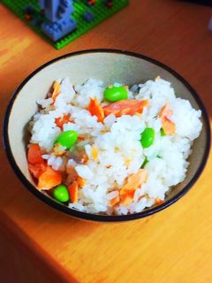お弁当に!鮭と枝豆の混ぜご飯-レシピのメイン写真