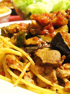 夏の定番★夏野菜と豚肉のトマトパスタ-レシピのメイン写真