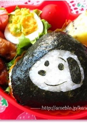 【キャラ弁】くり抜きスヌーピーのおにぎり-レシピのメイン写真
