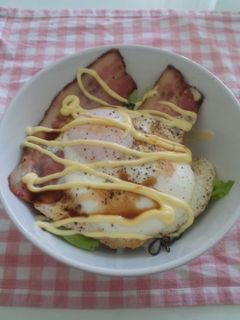 簡単*ベーコンエッグ丼-レシピのメイン写真