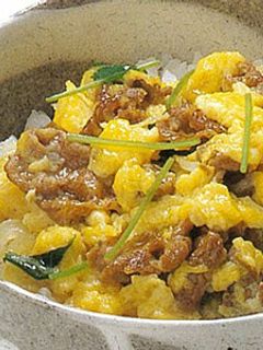 白だしでカンタン丼シリーズ★牛卵とじ丼-レシピのメイン写真