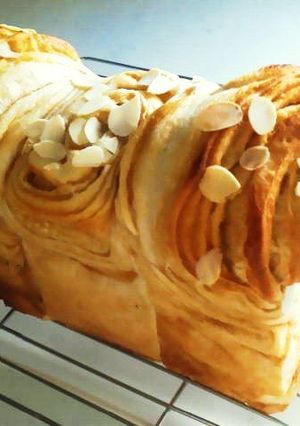 自家製キャラメルシートで✾折り込み食パン-レシピのメイン写真