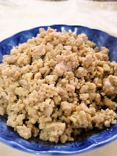 鮪のあらと高野豆腐でそぼろ-レシピのメイン写真
