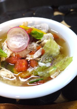 サラダ野菜でサッパリ雑炊-レシピのメイン写真