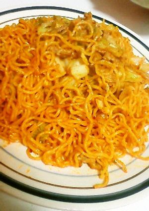 旦那考案めっちゃ簡単☆キムチ焼きそば-レシピのメイン写真