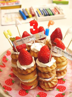 焼きドーナツdeお誕生日ケーキ風♪-レシピのメイン写真