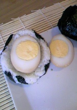 朝ごはんに！　煮玉子？！おにぎり-レシピのメイン写真