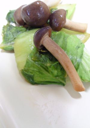 ＊チンゲン菜としめじのオイスター炒め＊-レシピのメイン写真