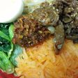 普段食べるビビンバに…食べるラー油を!