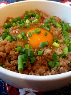 また食べたくなる!「鶏そぼろで月見丼」-レシピのメイン写真