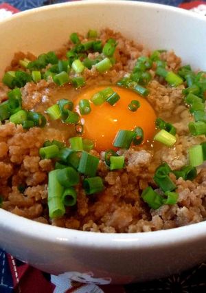 また食べたくなる！「鶏そぼろで月見丼」-レシピのメイン写真