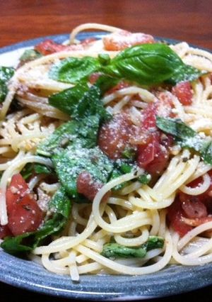 フレッシュトマトと生バジルの冷製パスタ!-レシピのメイン写真