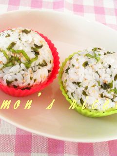 ✿しらすとわかめのおにぎり✿-レシピのメイン写真