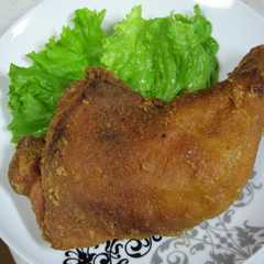 รูปของ お肉屋さんの鶏もも揚げ♪