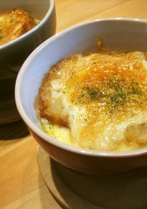 簡単＆具沢山♪オニオングラタンスープ-レシピのメイン写真