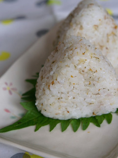 大人味 山椒とおかかのおにぎり-レシピのメイン写真