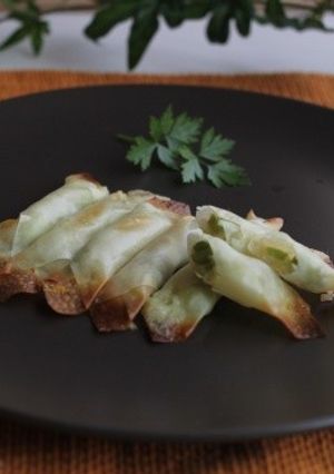 子供のおやつ♪枝豆とチーズの餃子の皮まき-レシピのメイン写真